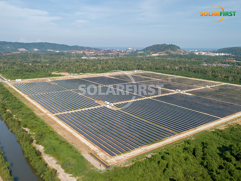 Centrale solaire au sol de 23 MWc en Malaisie