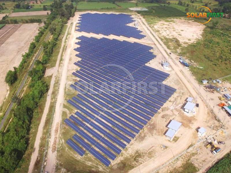 Centrale solaire terrestre de 7 MWc au Japon