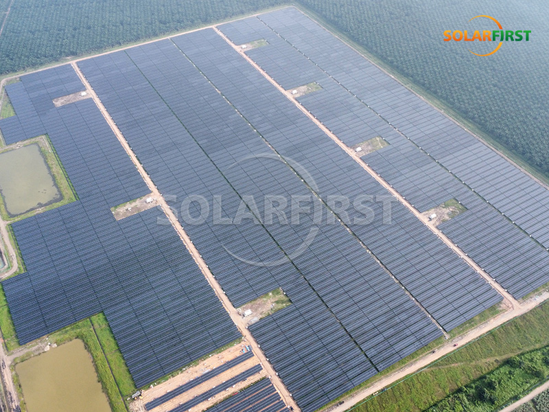 Centrale solaire au sol de 75 MWc en Malaisie