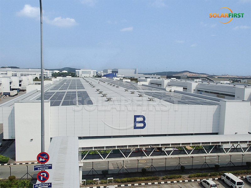 Centrale solaire photovoltaïque de 5,8 MWc avec toiture métallique en Malaisie