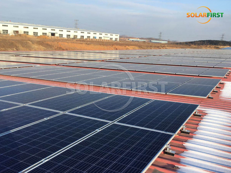 Centrale solaire photovoltaïque de 5,6 MWc avec toiture métallique en Chine