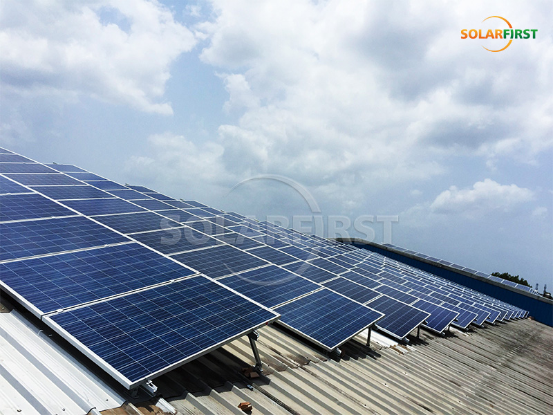Centrale solaire photovoltaïque de 15 MWc avec toiture métallique en Chine