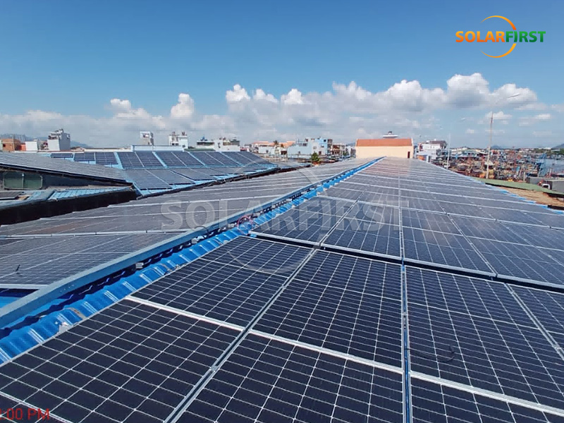 Centrale solaire photovoltaïque de 4 MWc avec toiture métallique au Vietnam