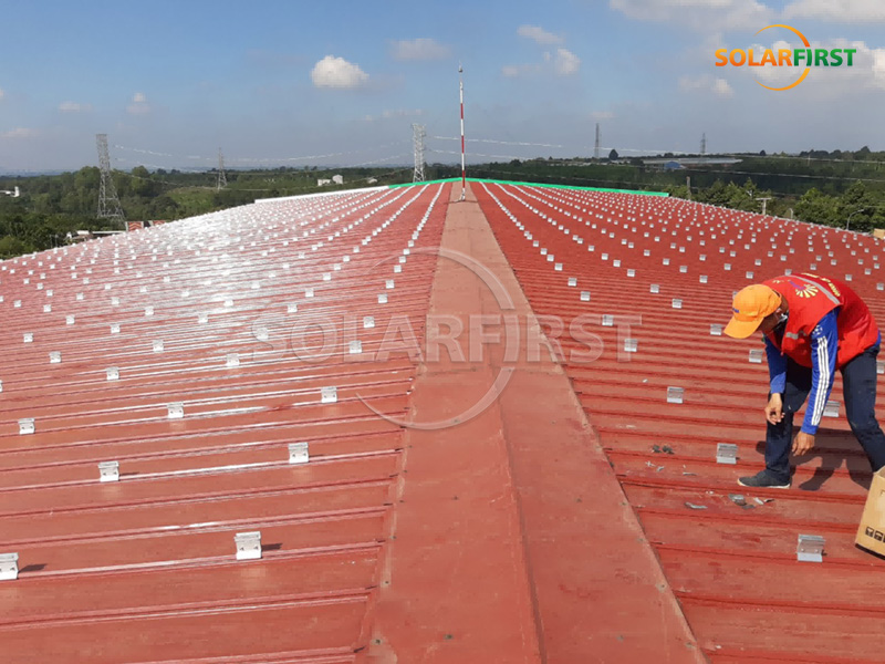 Centrale solaire photovoltaïque de 6 MWc avec toiture métallique au Vietnam