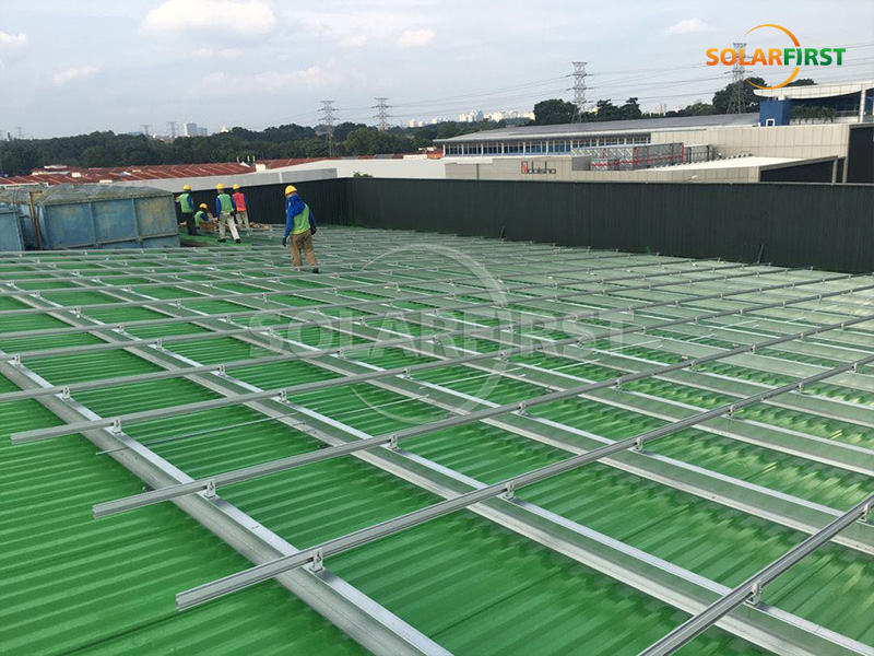 Centrale solaire photovoltaïque de 1 MWc avec toiture métallique en Malaisie