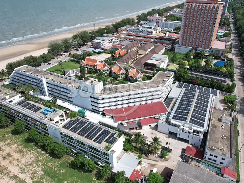 Centrale solaire photovoltaïque de 1,5 MWc avec toit en béton en Thaïlande