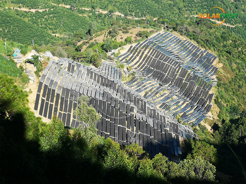 Centrale solaire à structure flexible de 36 MWc en Chine