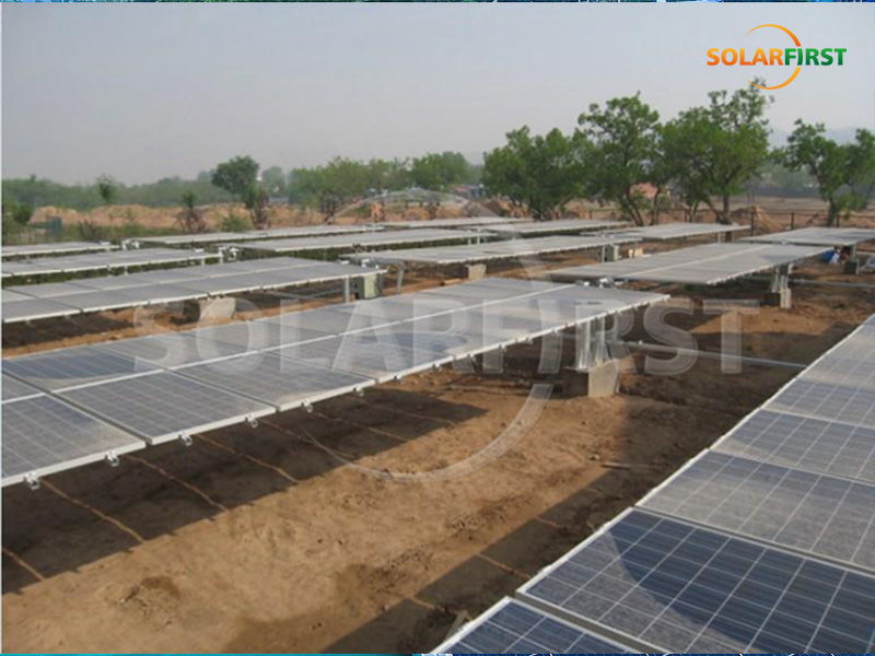 Solution de suivi mono-axe plate de 600 kWc en Chine