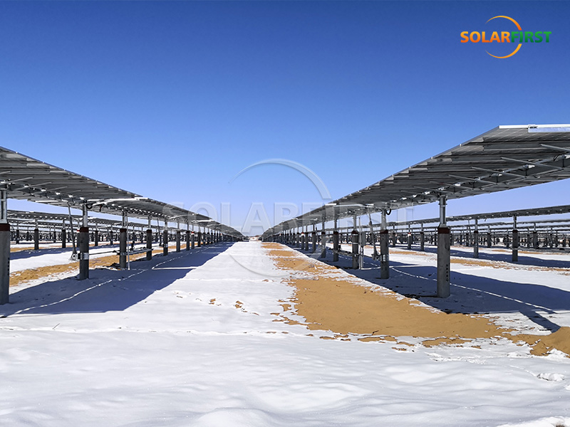 Solution de suivi mono-axial plate de 20 MWc en Chine