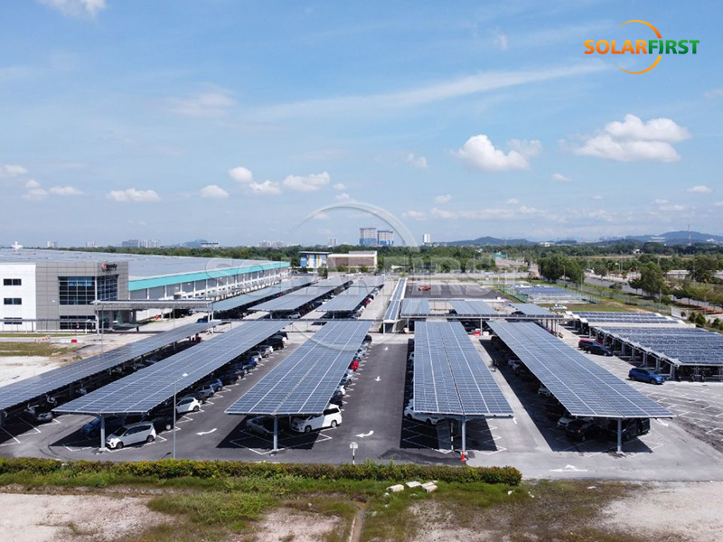 Solution de parking photovoltaïque intégrée à un bâtiment (BIPV) de 1,6 MWc en Malaisie