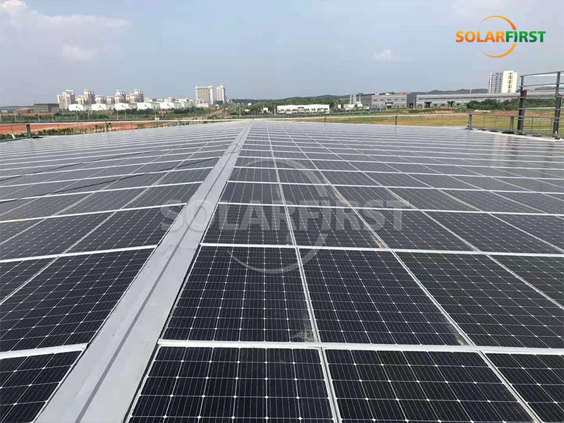 Solution photovoltaïque intégrée au bâtiment (BIPV) de 5,6 MWc en toiture en Chine