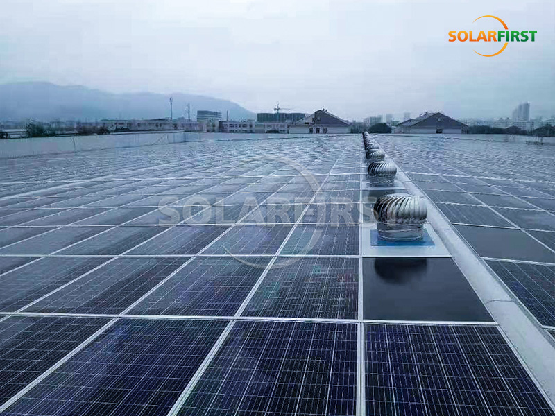 Solution photovoltaïque intégrée au bâtiment (BIPV) de 4,2 MWc en toiture en Chine