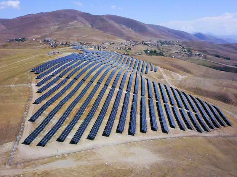 Solar First Group soutient le développement vert mondial : le projet photovoltaïque gouvernemental Solar-5 d’Arménie est raccordé au réseau.