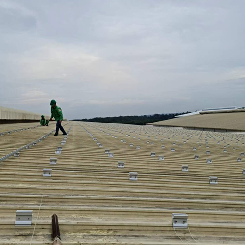 Projet de montage de toit métallique de 7,5 MW au Vietnam 2020